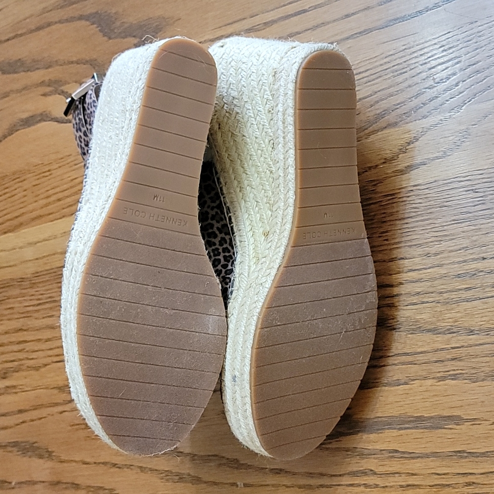 Kenneth Cole 'Olivia' Peep-Toe Espadrille Wedges - Picture 8 of 9